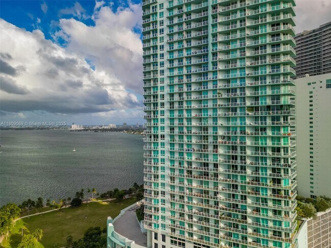 Building Photo - 1900 N Bayshore Dr