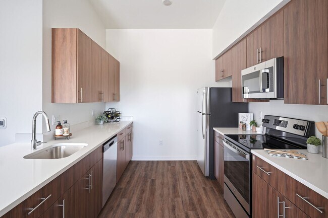 Building Photo - Spring Into Savings: $500 Rent Credit & $5...