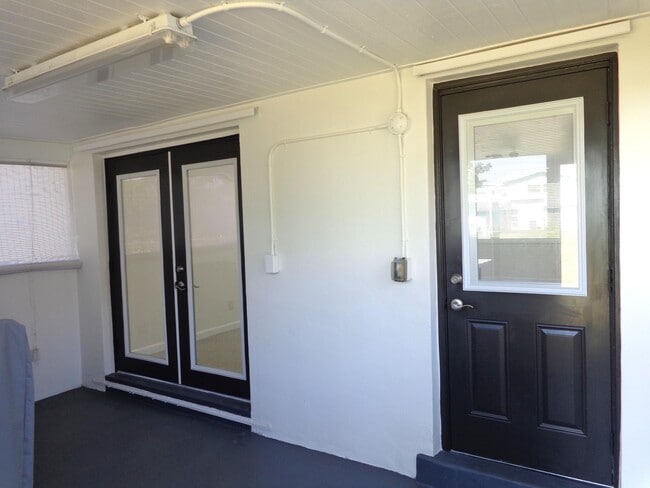 Building Photo - 744 Buttonwood Rd