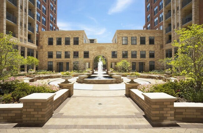 Building Photo - 550 14th St S