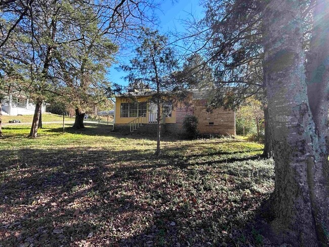 Building Photo - 25 Arrowhead Dr