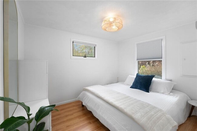 Building Photo - 63 Buoy St