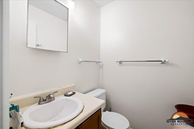 Building Photo - Two-Story Duplex in Excellent Blacksburg Location