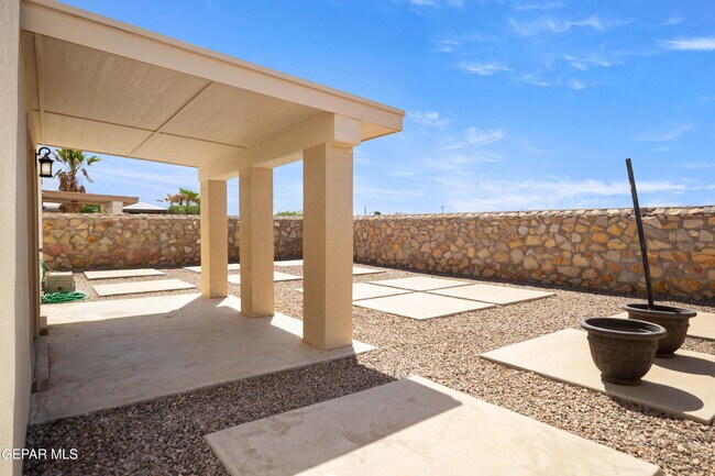 Building Photo - 14116 Rainbow Point Dr