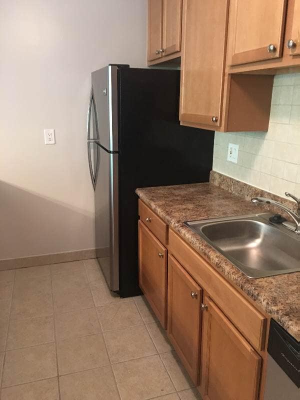 Building Photo - 6310 Hil-Mar Dr