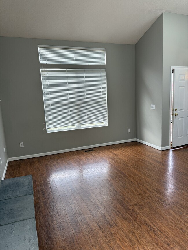 Building Photo - 5602 Thornbriar Ln