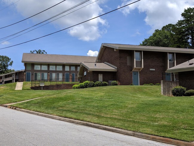 Building Photo - 1000 Pembrook Dr