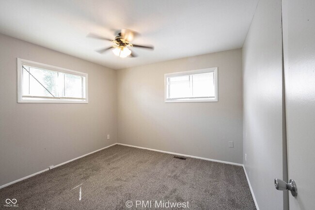 Building Photo - 3748 N Hawthorne Ln