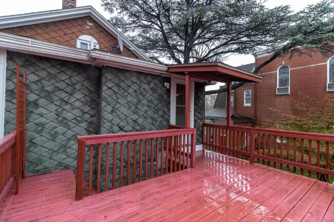 Building Photo - 6 Hughes Pl