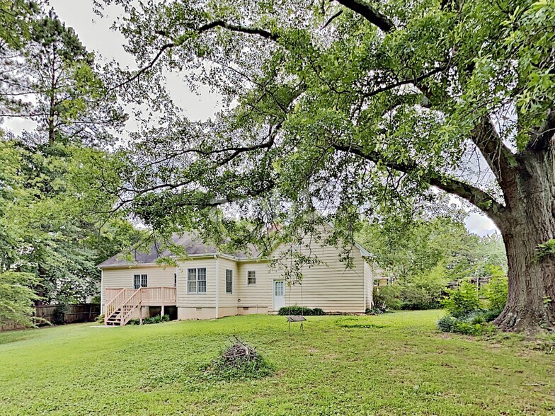 Building Photo - 1302 Dungan Dr NW