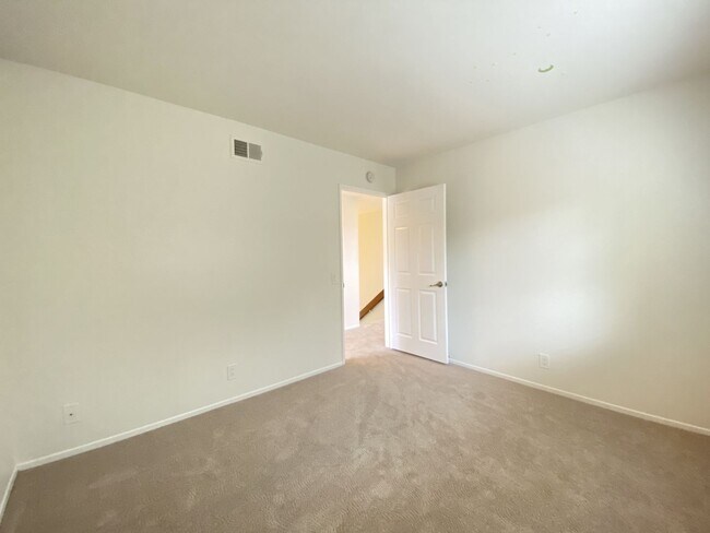 Building Photo - Spacious Home in La Costa with Nice View!!