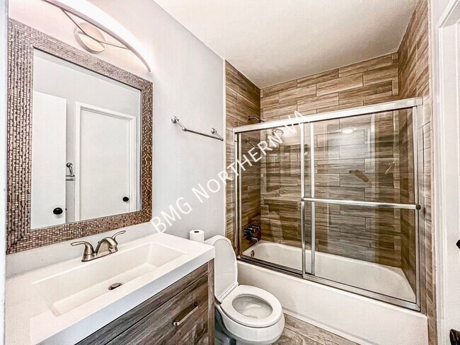 Building Photo - 2689 Glengyle Dr