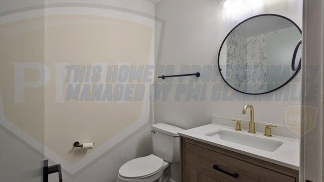 Building Photo - 205 S 11th St