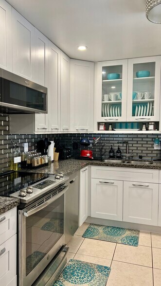 Kitchen - 140 S Cypress Rd