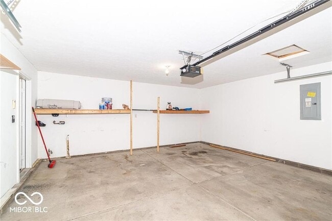 Building Photo - 11817 Shady Meadow Pl