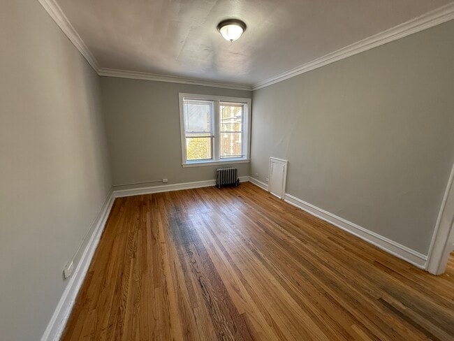 Building Photo - 2111 Grove Ave