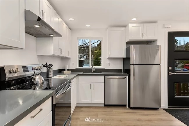 Building Photo - 1758 16th Ave. S