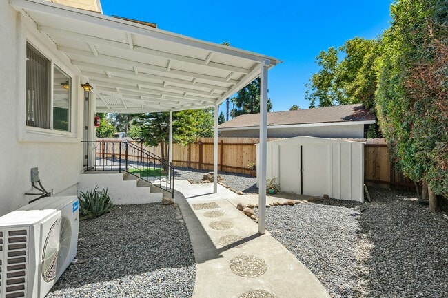 Building Photo - 5590 Shasta Ln