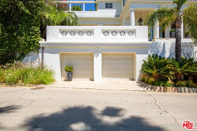 Building Photo - 2249 Mountain Oak Dr