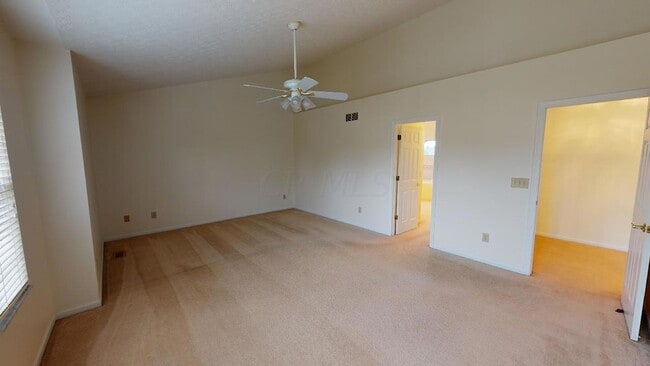 Building Photo - 6498 Ringsend Ct