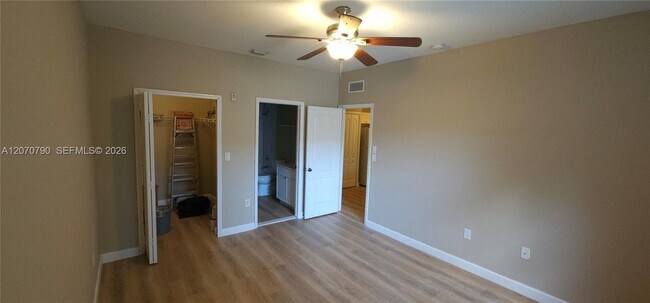 Building Photo - 1662 SE 27th Dr