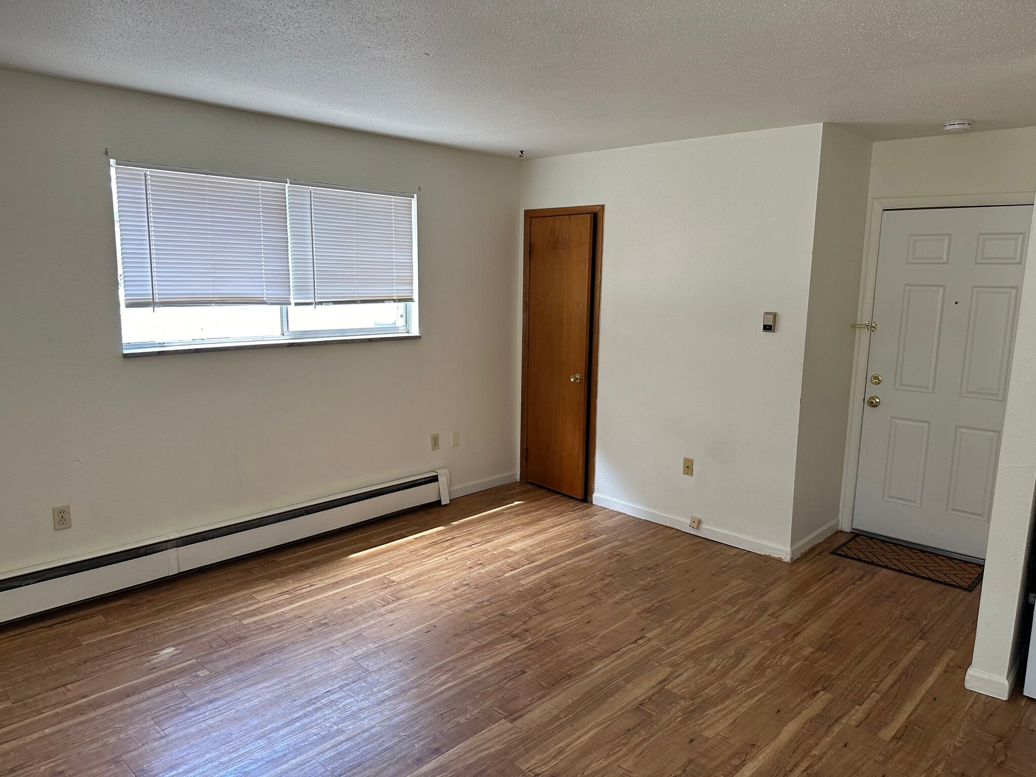 Building Photo - 926 James Ct