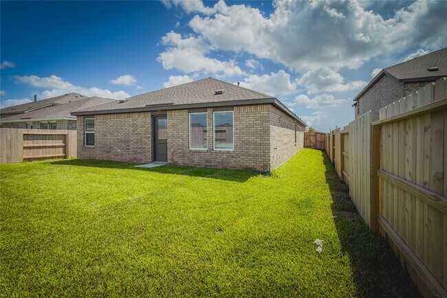 Building Photo - 3005 Highbank Dr