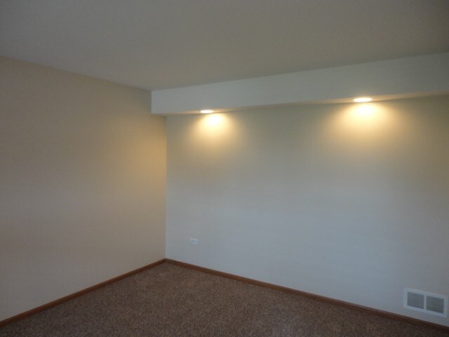 Building Photo - 8058 W Rosebury Dr