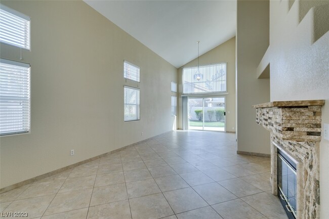 Building Photo - 2193 Eaglecloud Dr