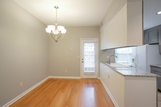 Building Photo - 127 Lakebrink Dr