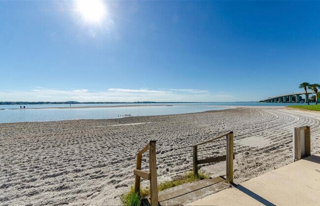 Building Photo - 868 Bayway Blvd