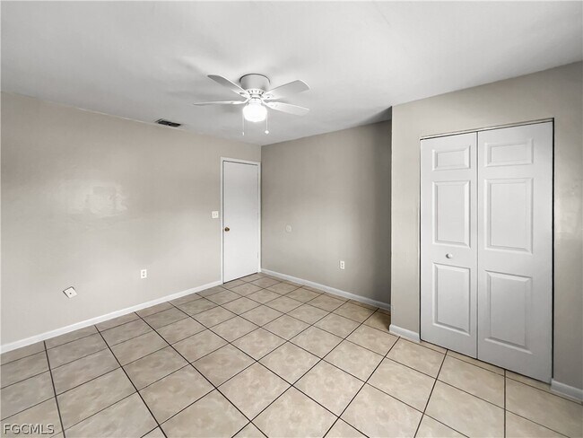 Building Photo - 2704 Owen Ave S