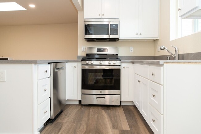 Building Photo - South Salinas  Available NOW 2 bed/1 bath