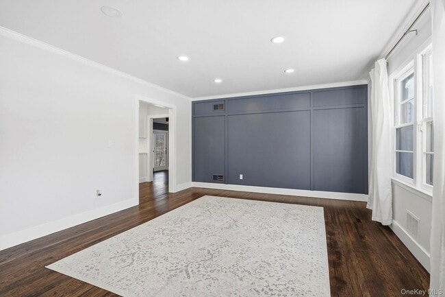 Building Photo - 7 Rural Dr