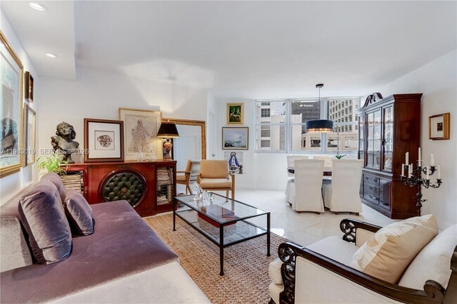 Building Photo - 825 Brickell Bay Dr