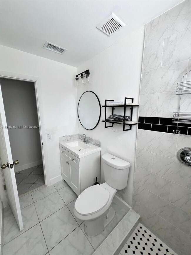 Building Photo - 20530 SW 115th Rd