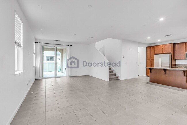 Building Photo - 1056 Knox Way
