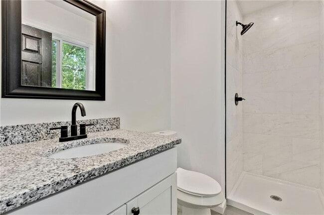 Building Photo - 87 Hennon Dr NW