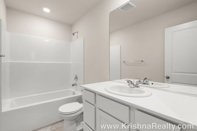 Building Photo - 10226 NE 79th Ct