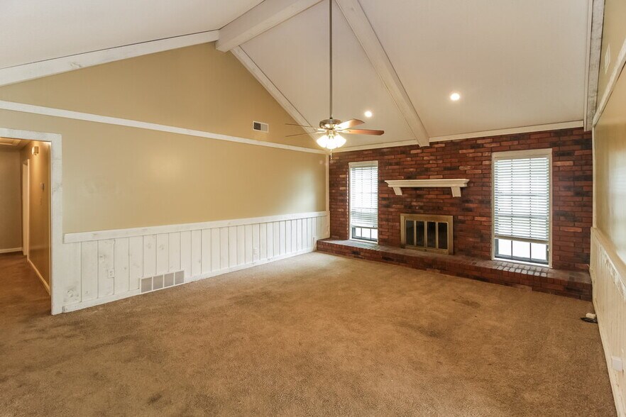 Building Photo - 6708 Henredon Dr