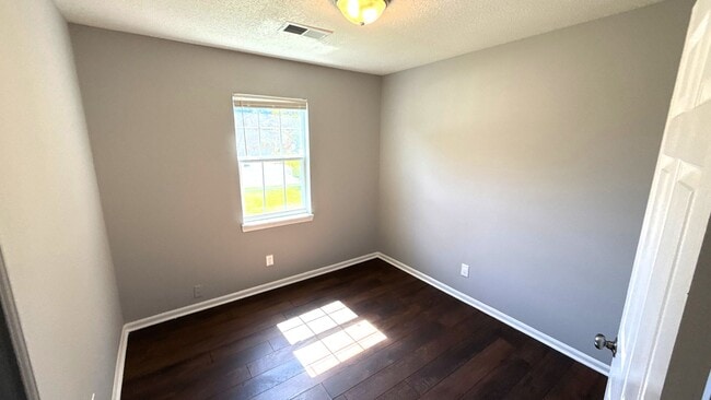 Building Photo - 896 Leacrest Ave