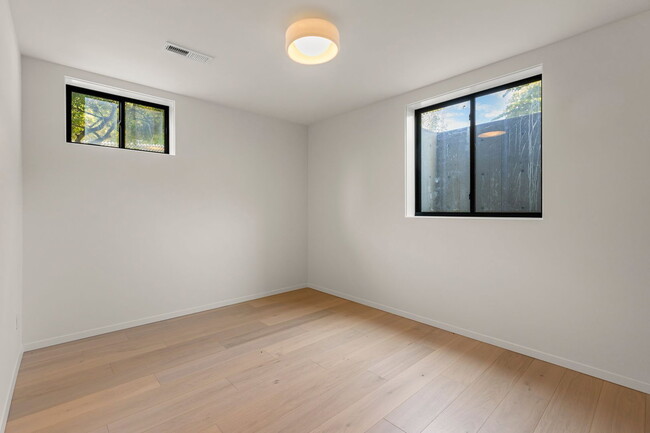 Building Photo - 1425 NW 122nd Ave
