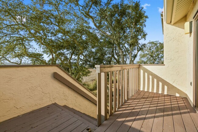 Building Photo - Premier Marina Cove end unit!!   Coastal Lifestyle at its BEST!!