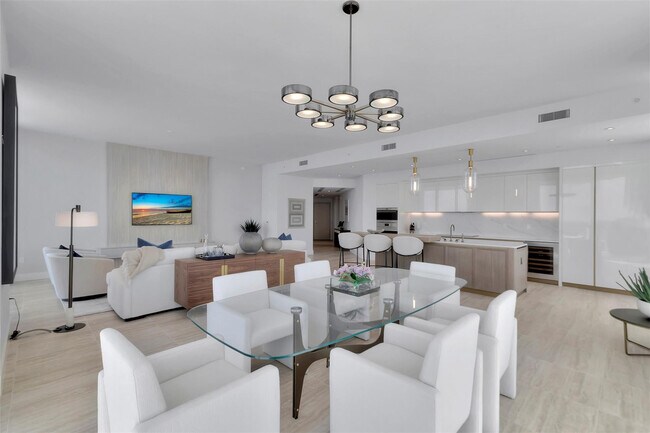 Building Photo - 525 N Fort Lauderdale Beach Blvd