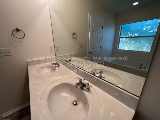 Building Photo - 395 Candlebark Dr