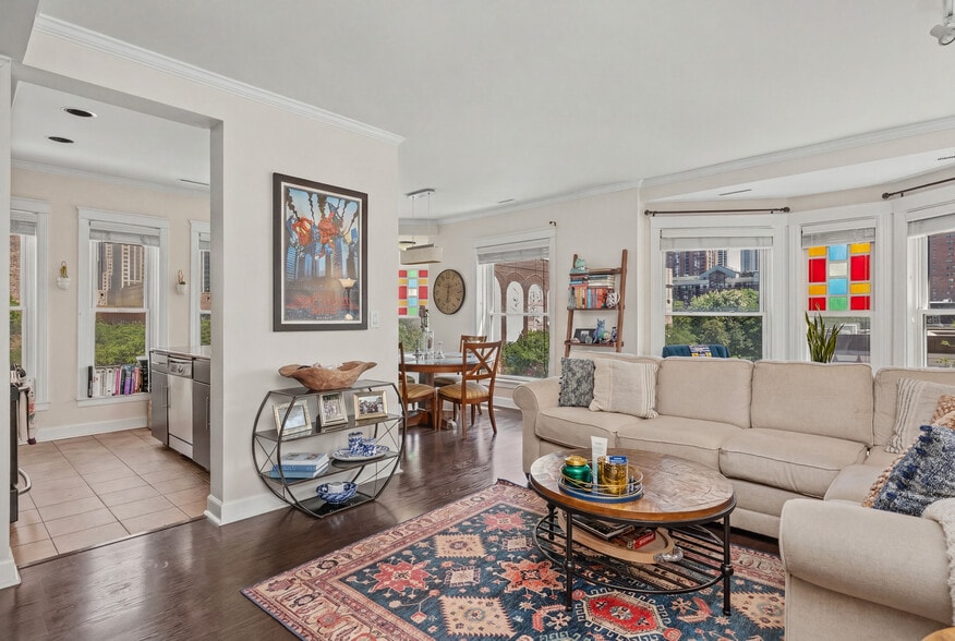 Living Room - 104 W Oak St