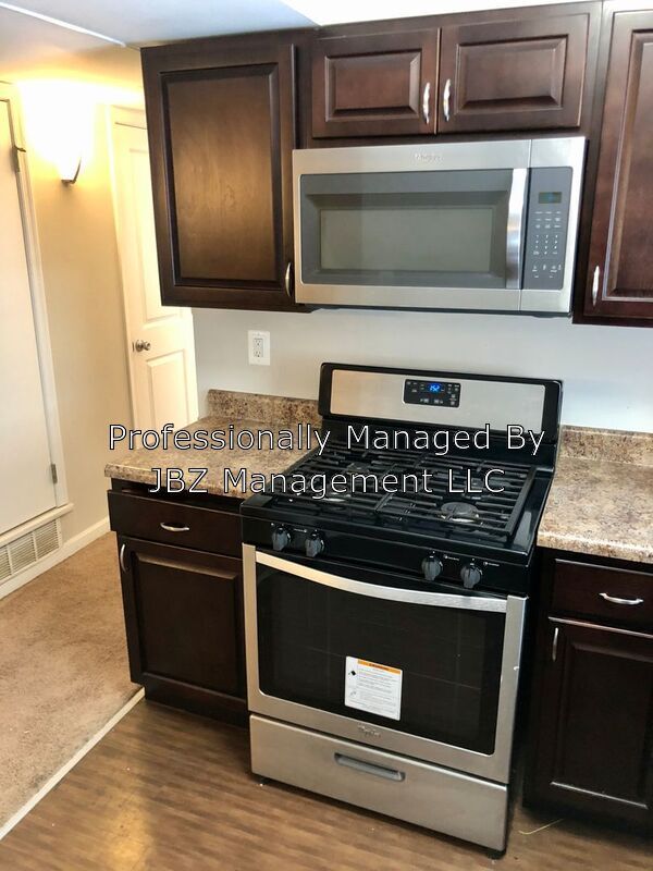 Building Photo - 1625 Ingleside Ave