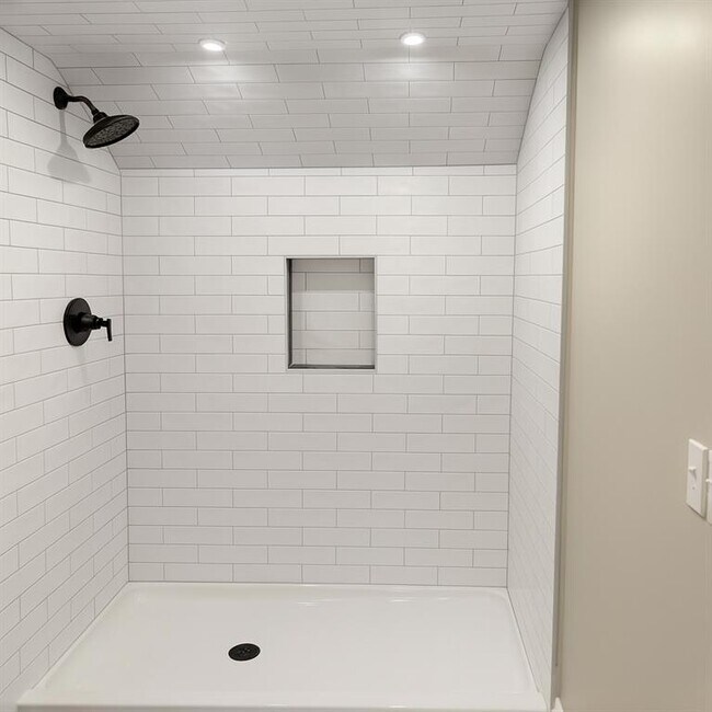 Building Photo - 29 Braman St