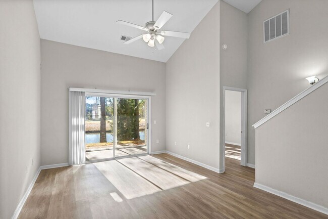 Building Photo - 3BR Townhome Carolina Forest – GREAT PRICE - Community Pool/Lake View