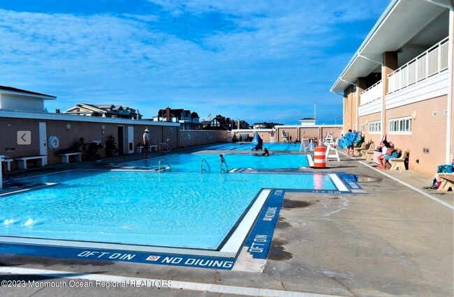 Building Photo - 502 Brighton Ave